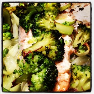 salmone_al_forno_broccoli_finocchio